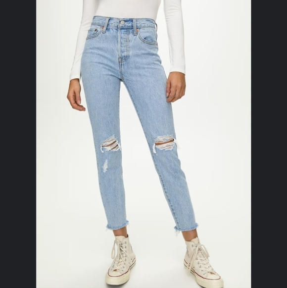 Levi's Denim - Levi's Wedgie Jeans Light Wash Size 25 Raw Hem